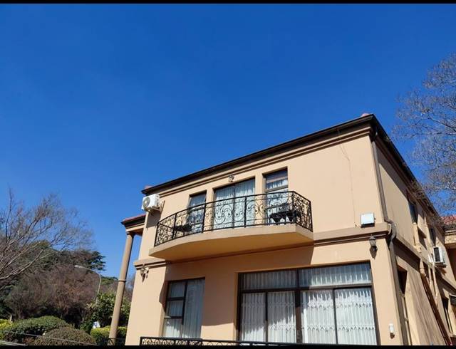6 BEDROOM HOUSE FOR SALE IN KENSINGTON